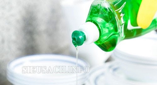 use detergent eliminate odors on plastic bosex