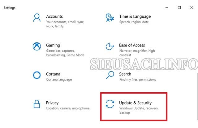 Bạn cần lựa chọn vào tính năng “Update & Security” tại góc phải cửa sổ hiển thị.