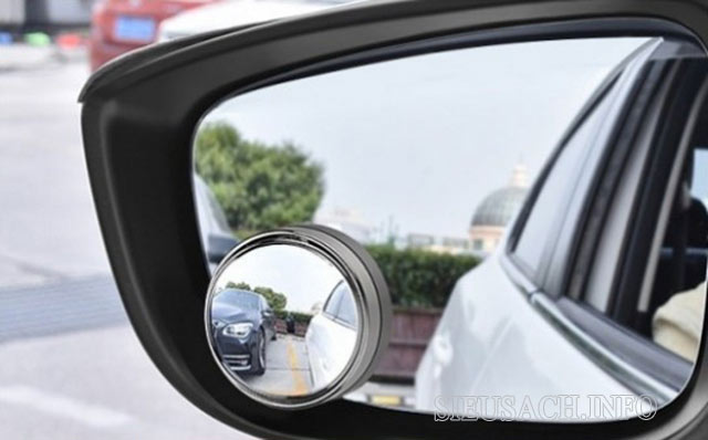 Lắp thêm gương cầu nhỏ để  khắc phục điểm mù ô tô hiệu quả