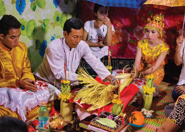 Kam pach là con dao cưới của người Khmer