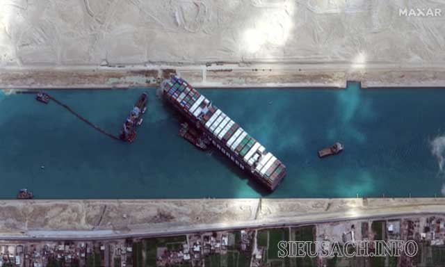 Ever Given bị kẹt tại kênh đào Suez