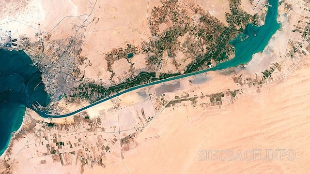 Kênh đào Suez nhìn từ trên cao
