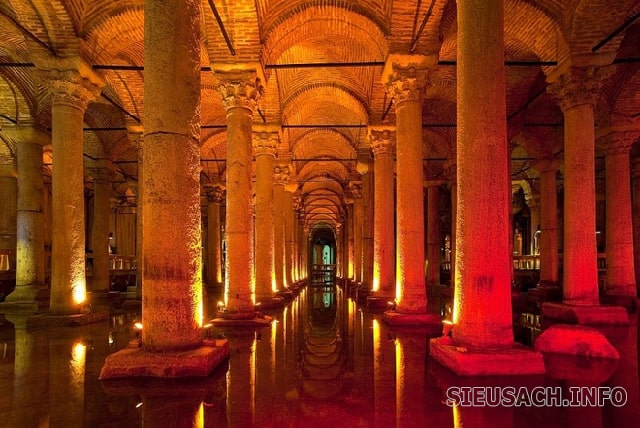 Basilica Cistern - cung điện dưới lòng đất gần 1.500 tuổi