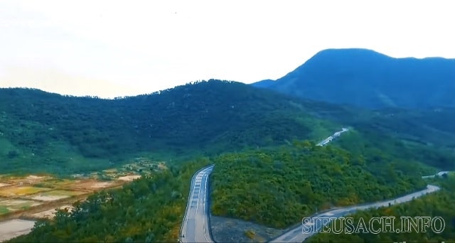 Đèo Ngang thuộc tỉnh Quảng Bình và Hà Tĩnh