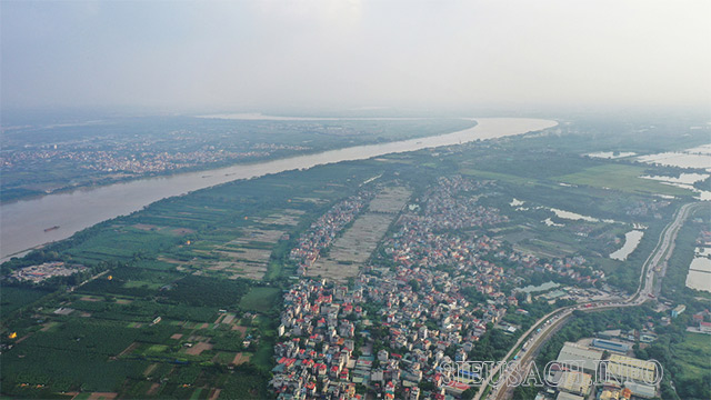 Vùng đồng bằng sông Hồng có địa hình khá bằng phẳng