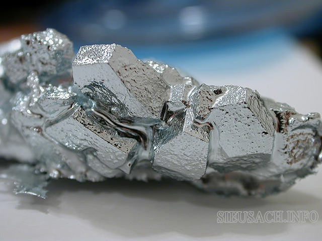 Quặng boxit được dùng để sản xuất kim loại nhôm