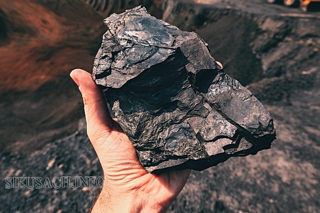 Than đá được ví như “vàng đen” là một trong những nguyên liệu phổ biến