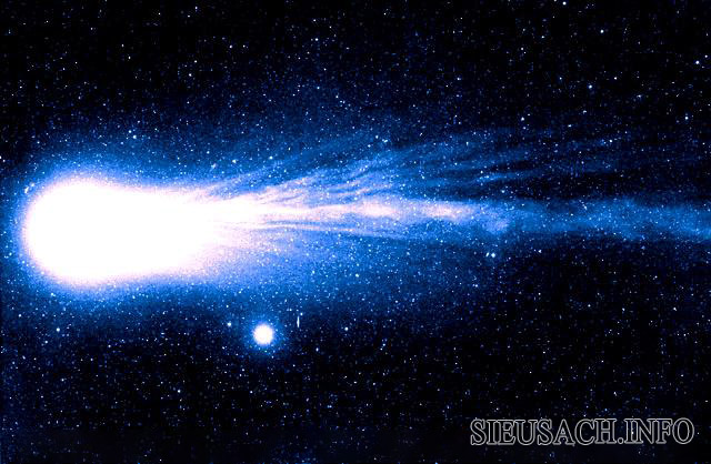 Sao chổi Hyakutake là sao chổi xanh có chiều dài khá lớn
