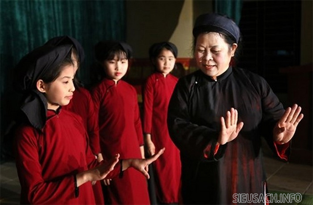 Nghệ nhân Nguyễn Thị Lịch dành tâm huyết truyền dạy hát xoan cho thế hệ trẻ