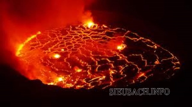 Núi lửa sinh ra từ các dòng mắc ma phun trào