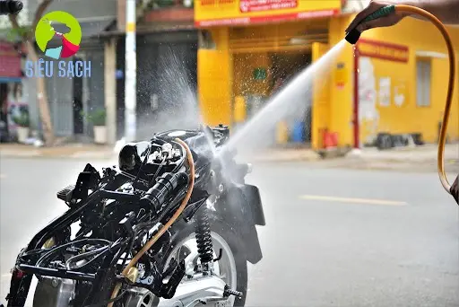 Các bước chuẩn bị trước khi vệ sinh xe máy tại nhà