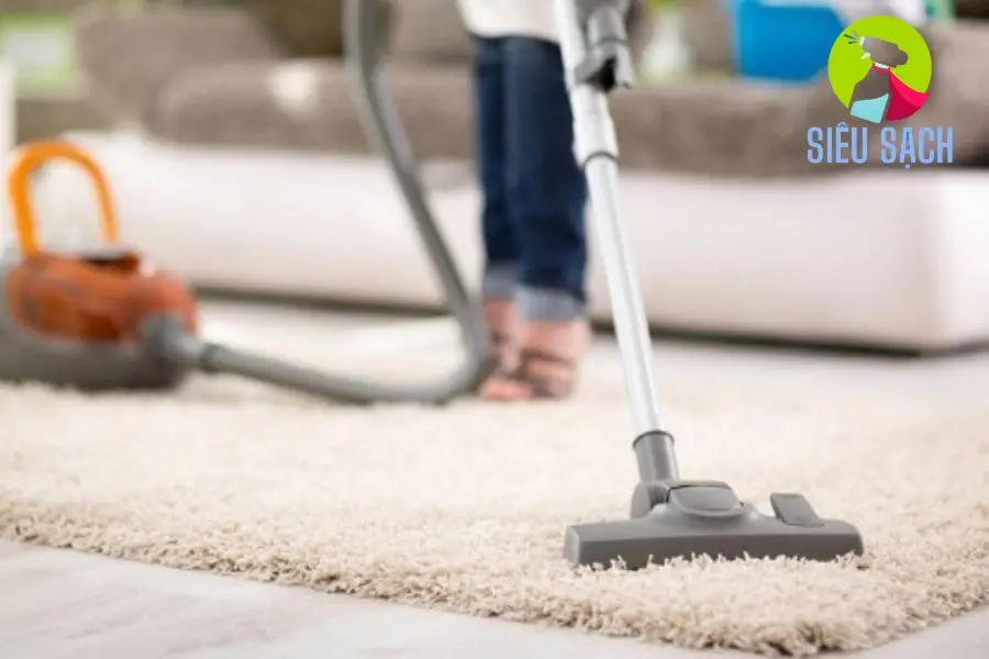 Vệ sinh và bảo quản thảm thường xuyên